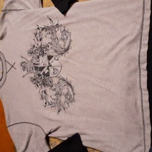 Long sleeve 2XL cool design on front. Made of thermal material.